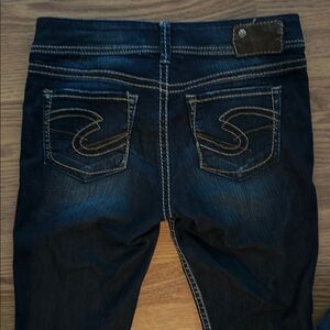 Silver Jeans Blue Ankle Cropped Denim with Subtle Fading